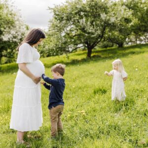 Unmedicated Fast 3rd Hospital Birth Story and Challenging Breastfeeding Journey – Reflux, Thrush, and Exclusively Pumping