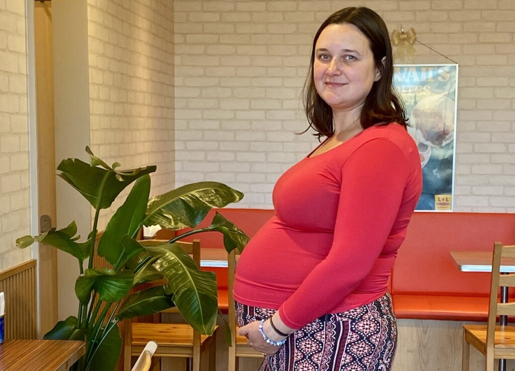 military-spouse-pregnant-in-japan